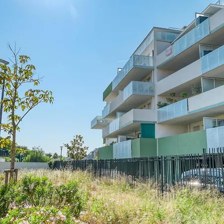 2-bedroom With Pool Parking & Balcony * لو لا فاندو