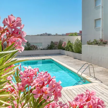 2-bedroom With Pool Parking & Balcony * لو لا فاندو