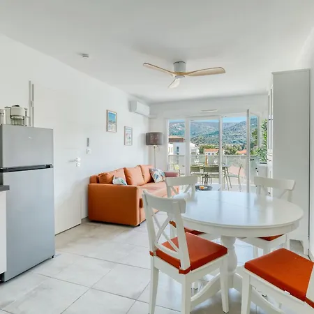 Apartment 2-bedroom With Pool Parking & Balcony Le Lavandou